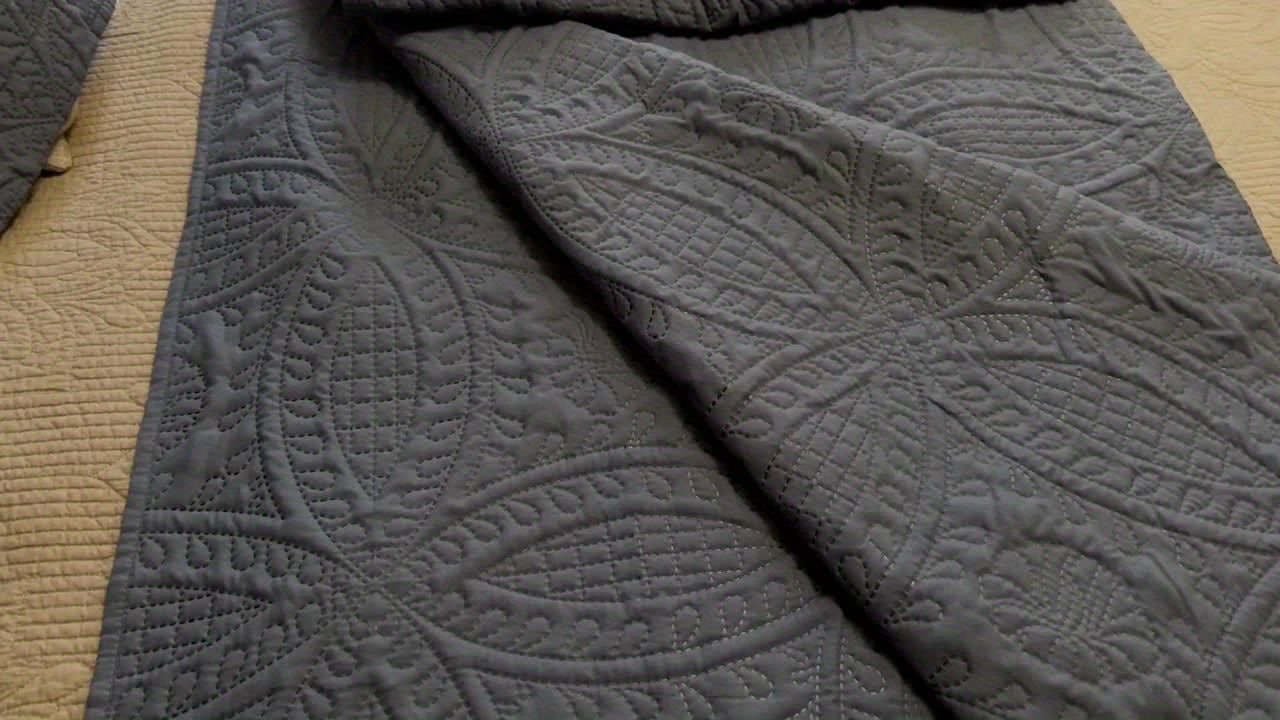 Cooling Summer Quilt Set 2-3 Piece Lightweight Breathable Microfiber Bedspread – Modern Coin Pattern Coverlet Twin Queen King, All Season, Multiple Colors, Holiday Gift for Family